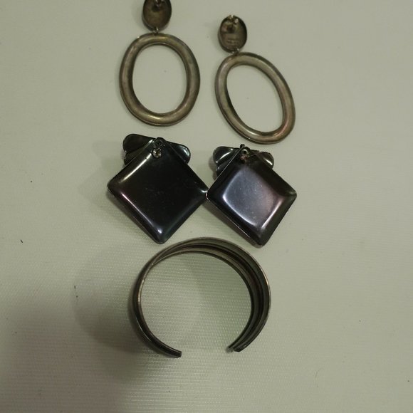 SHAG 3PC COSTUME JEWLERY SILVER BRACELET/2 EARRING - Picture 5 of 7
